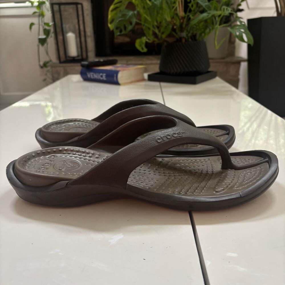Crocs Classic Flip Flops Brown Mens Size 12